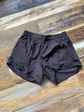 Lululemon Hotty Hot Short II *Long 4" Black Size 6